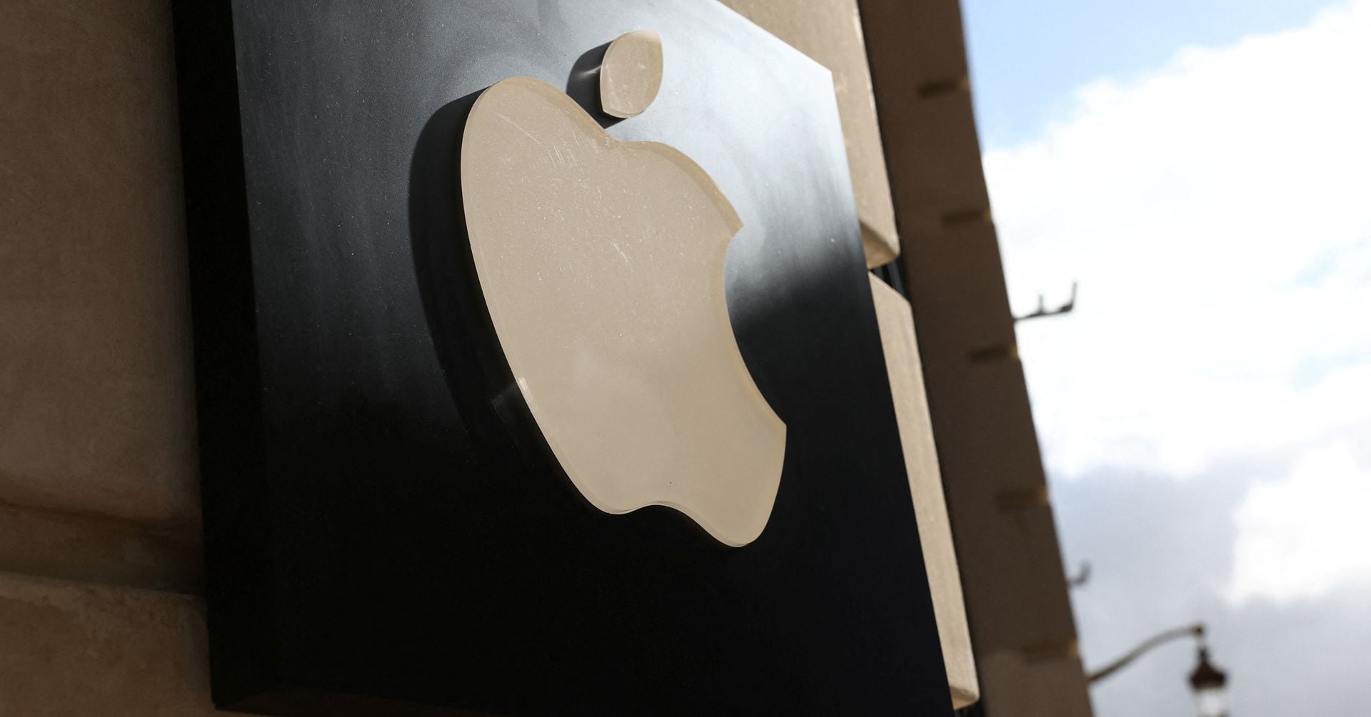 EU Slaps Apple with Record $2 Billion Antitrust Fine Over Music-Streaming Apps