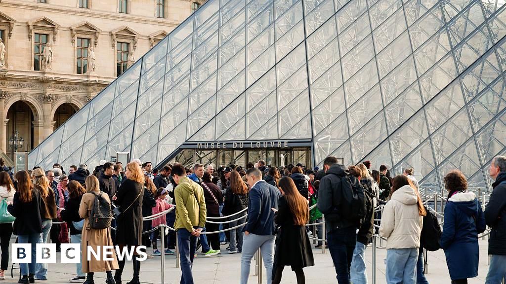Featured image for Louvre Reopens After Crown Jewels Theft, Facing Past Heists and Future Uncertainty