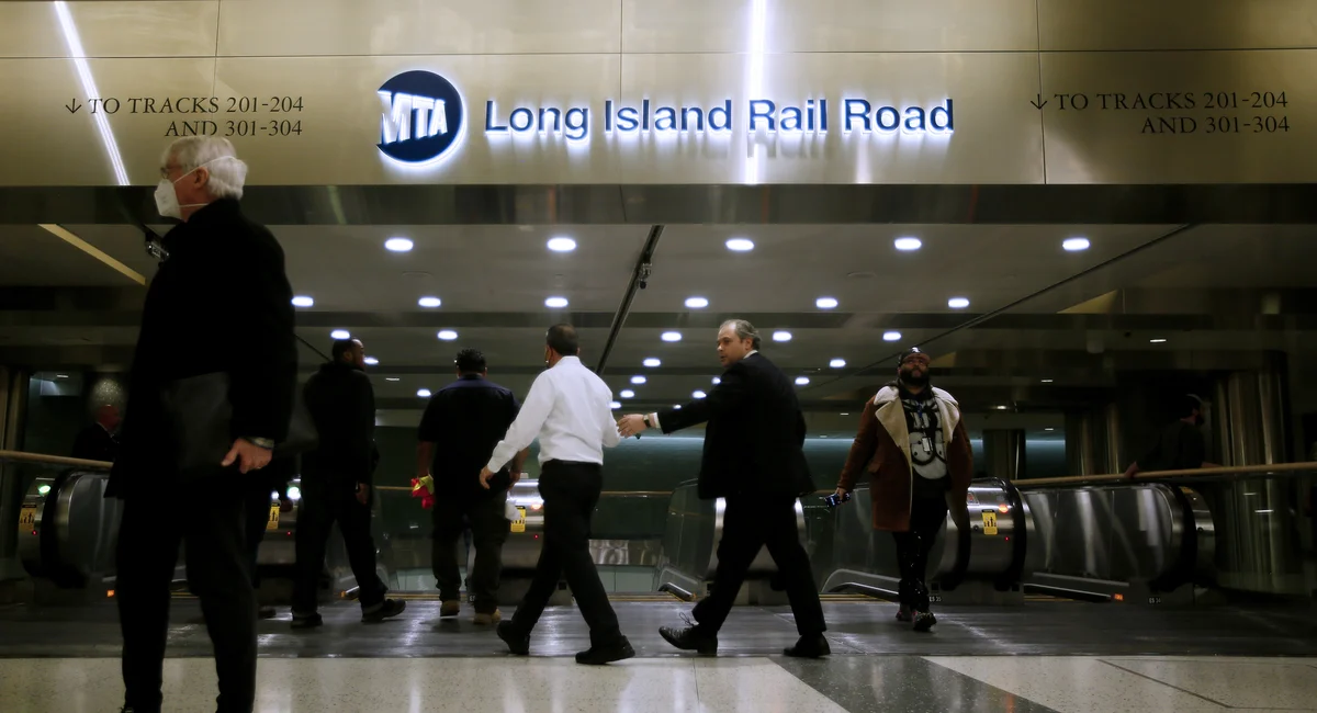 Featured image for LIRR Strike Threatens Disruption for Long Island Commuters
