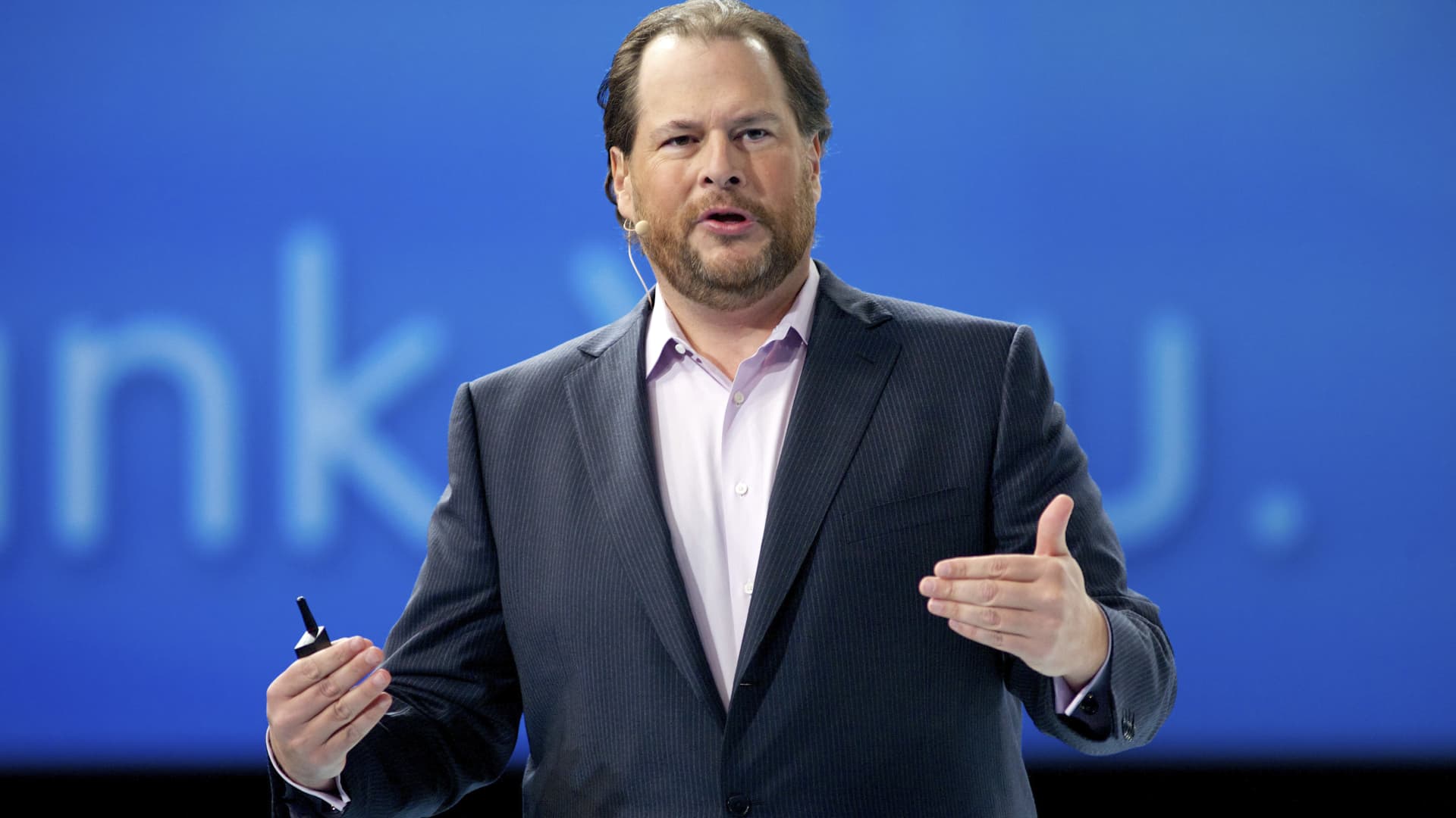 Featured image for Salesforce Stock Drops 17% on Weak Sales and Forecast