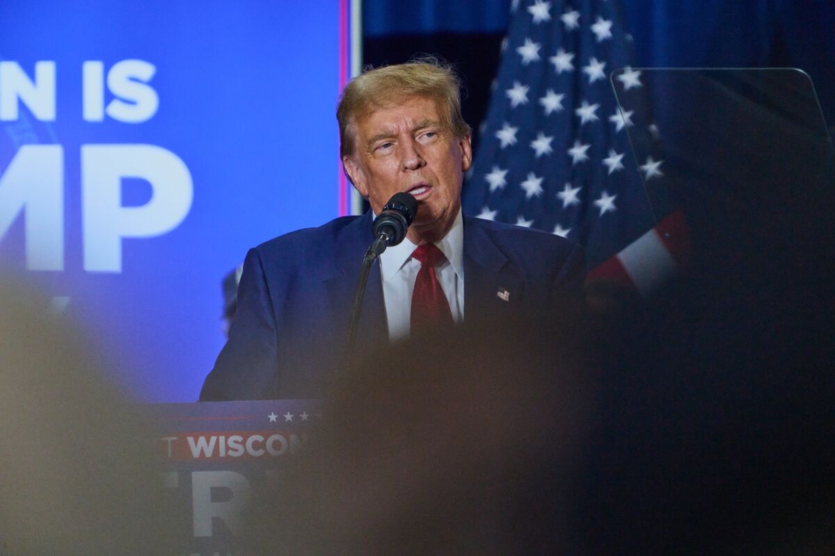 Featured image for "Trump Media Stock Plummets Despite Potential Massive Bonus"