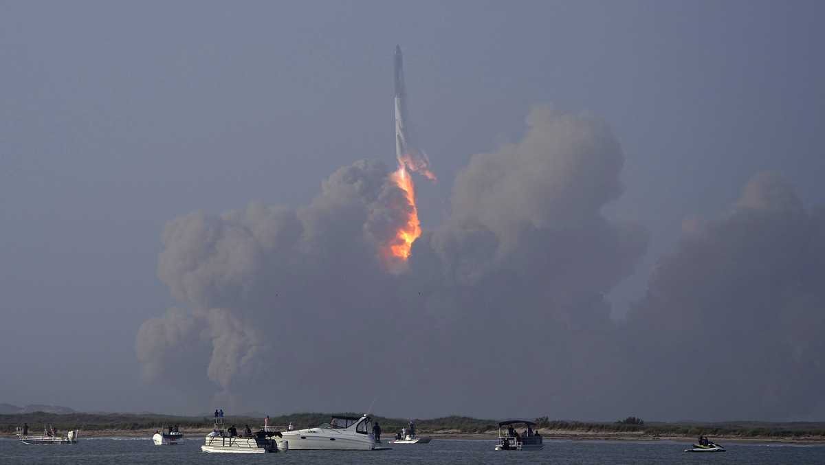 SpaceX's Starship rocket launch ends in explosive failure.