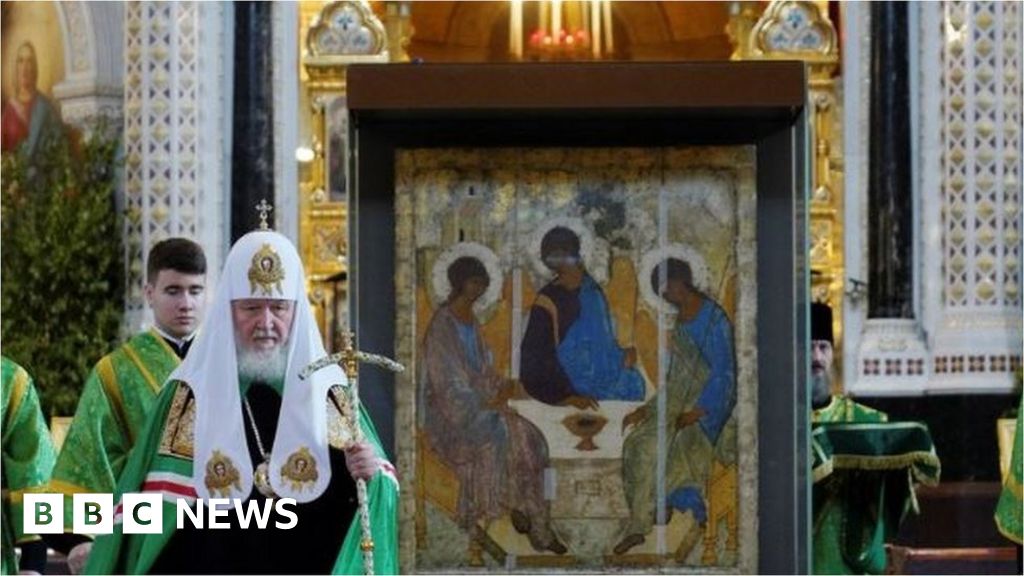 Featured image for Controversy Surrounds Display of Ukraine War-era Holy Trinity Painting in Moscow Cathedral