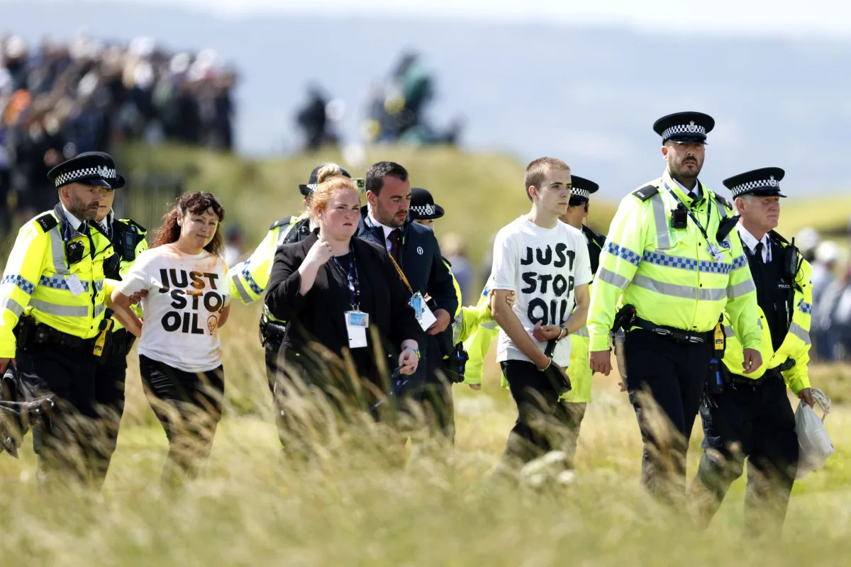 Featured image for Billy Horschel Assists in Containing Protester at British Open