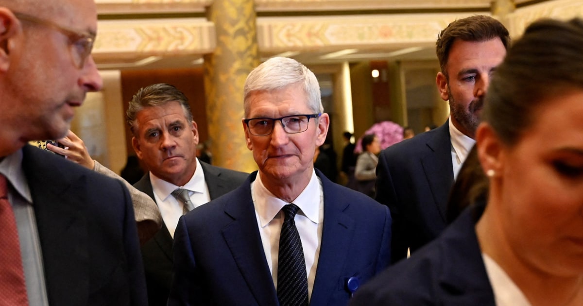 "Xi Assures American CEOs on China's Economy Amid Investment Concerns"