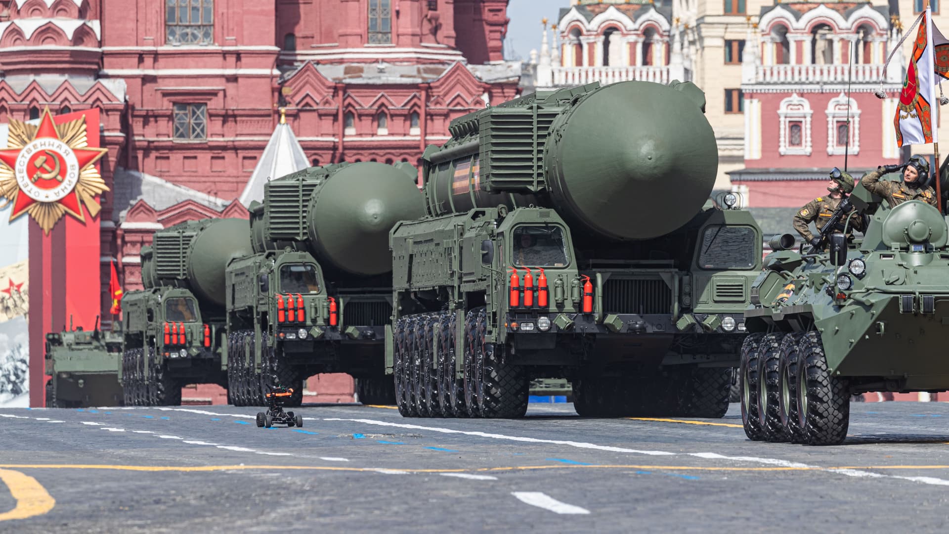 Tensions Rise as Russia Increases Strikes on Ukraine Ahead of Victory Day