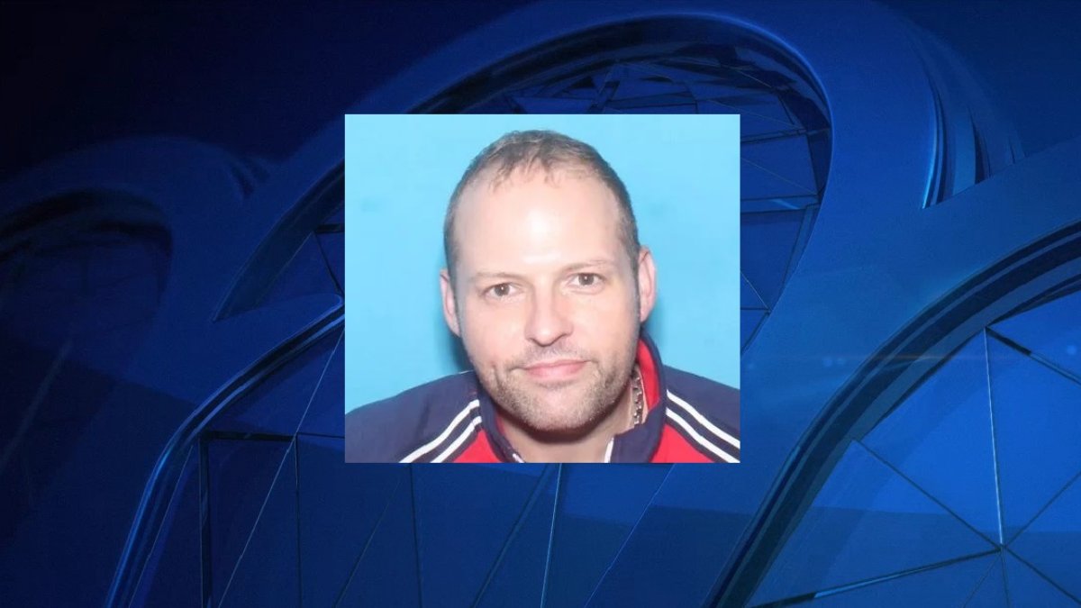 Featured image for Manhunt underway for armed and dangerous suspect in Stow and Needham