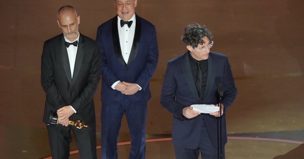 Featured image for "Jewish Film Artists Defend Jonathan Glazer's Oscars Speech Against Extremist Views"