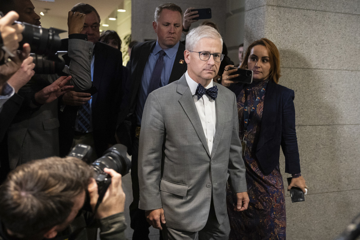 Featured image for "House GOP Chaos: McConnell Steps in as Dems Hold Back"