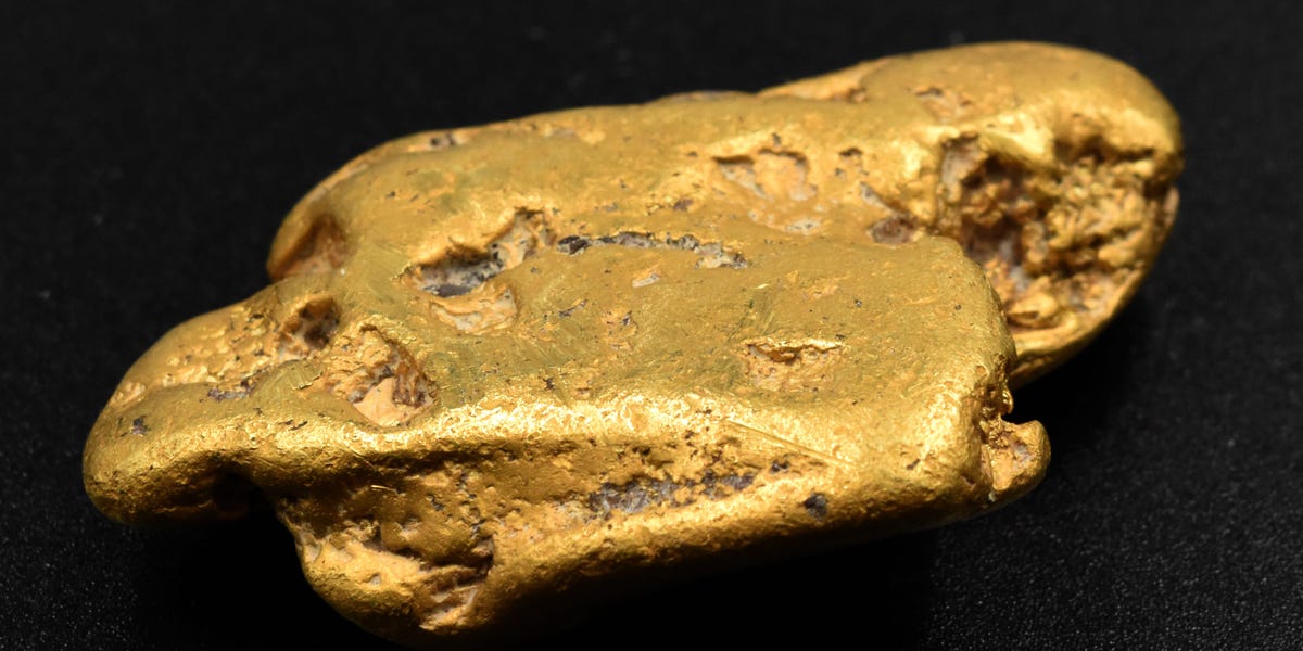 Featured image for "Unearthing England's Largest Gold Nugget Despite Faulty Metal Detector"