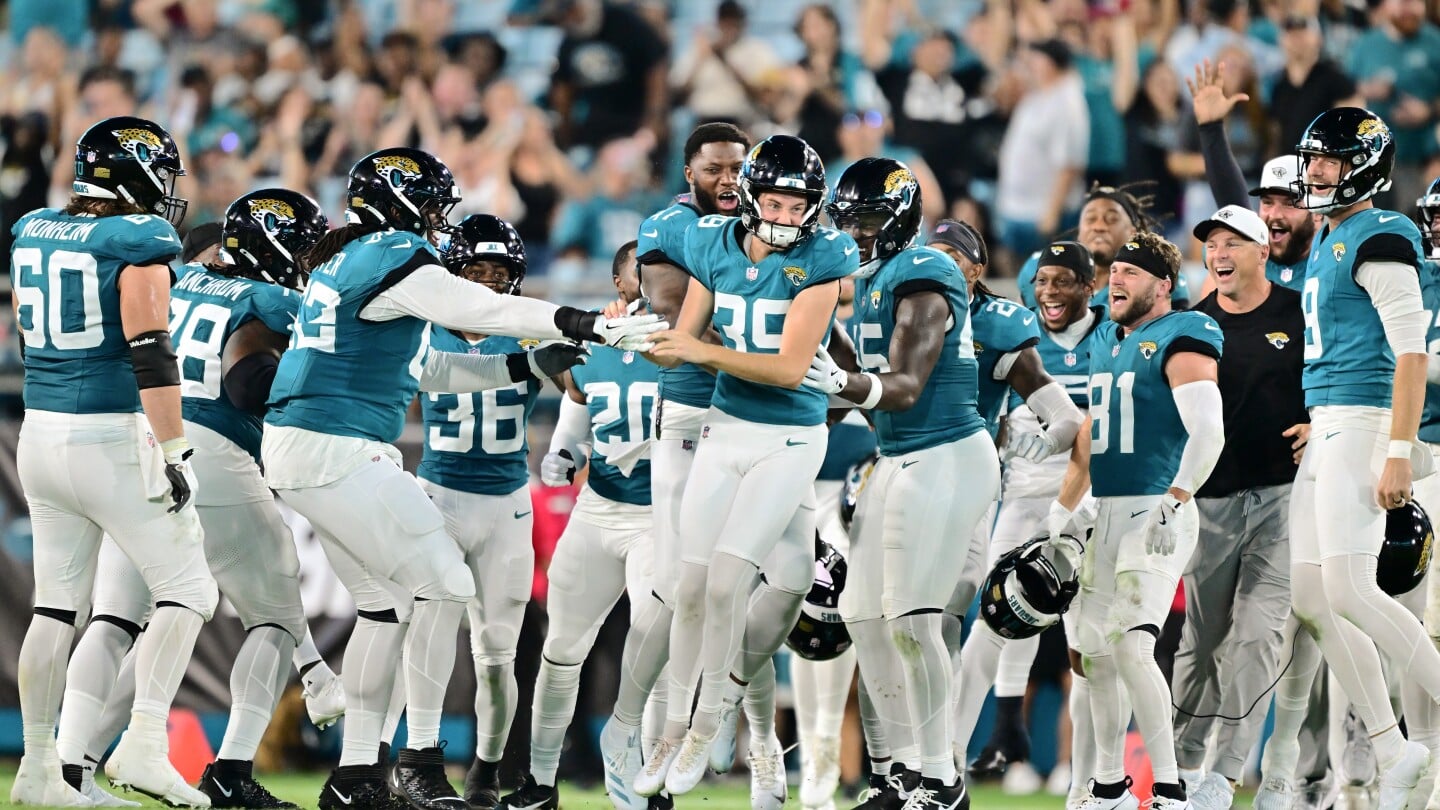 Featured image for Jaguars' Cam Little Sets NCAA Record with 70-Yard Field Goal