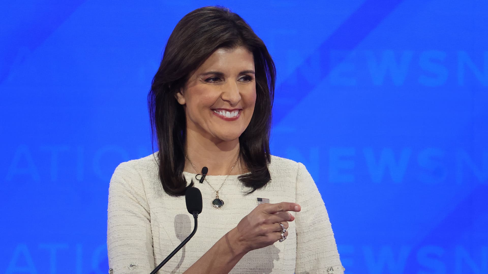 "Nikki Haley's Wall Street Donor Surge Sparks Controversy at GOP Debate"