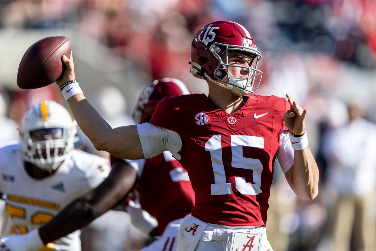 Featured image for Alabama's Backup Players Shine in Dominant Win over Chattanooga