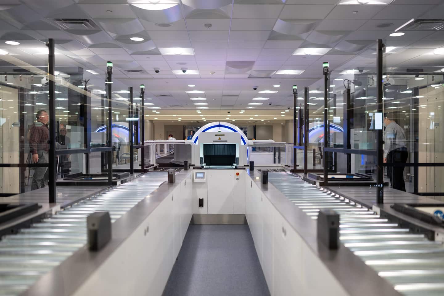Featured image for "Las Vegas Airport Introduces TSA's Self-Screening Security System"