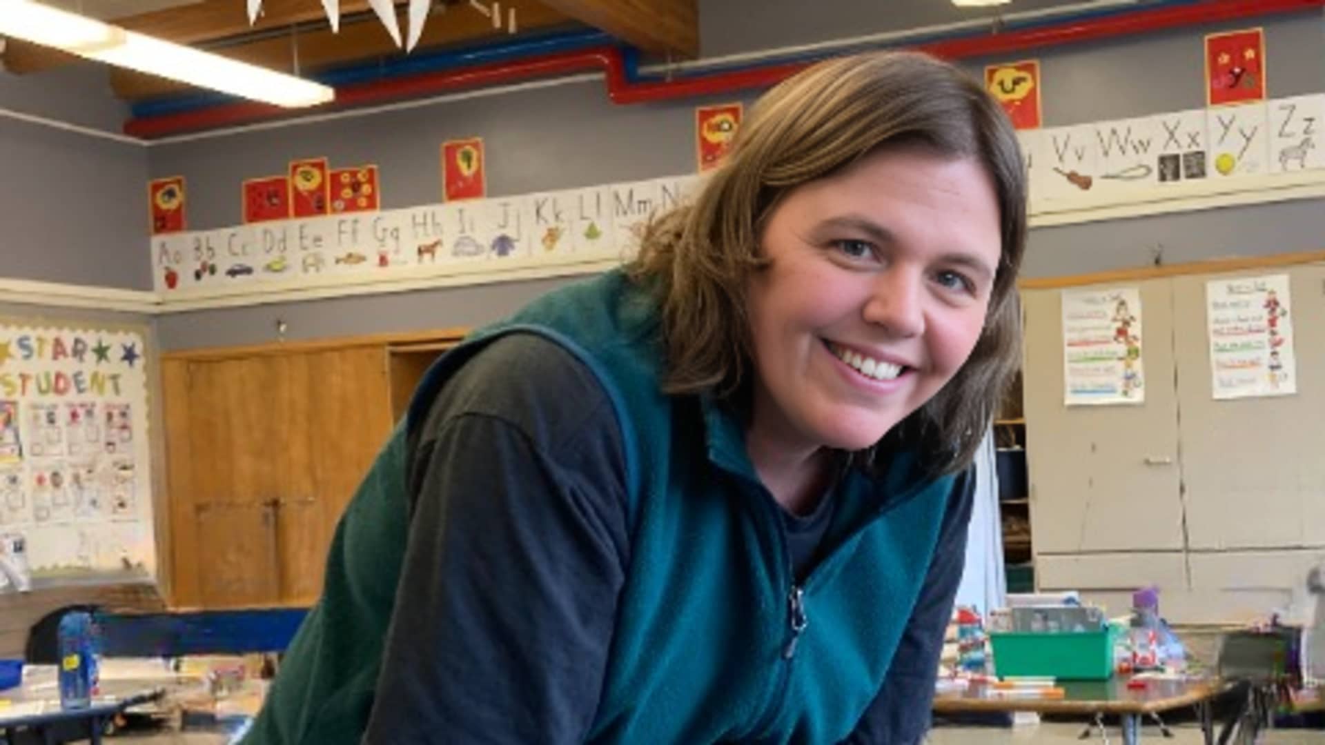 Featured image for Teacher's Lucrative Side Hustle: $10,400 Monthly Sales on Autopilot