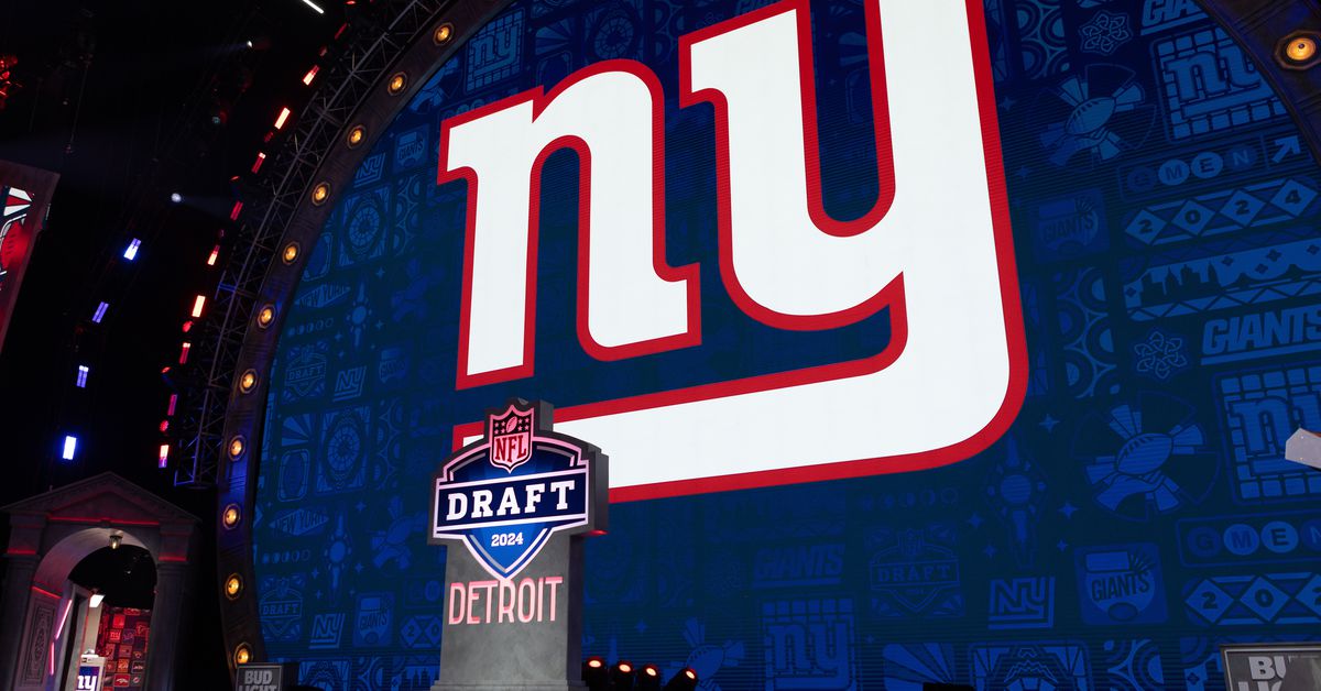 Featured image for Giants Eye Top Pick in 2025 NFL Draft Amid Mock Speculations