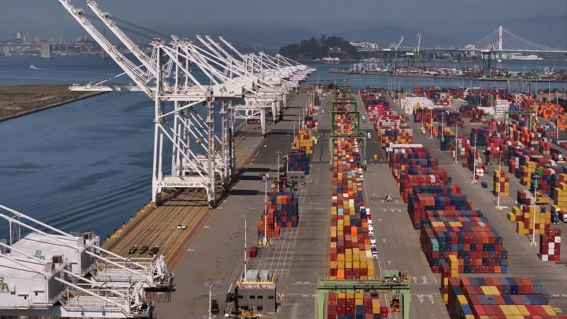 Appeals Court Temporarily Blocks Trump’s Tariffs, Disrupting Trade Strategy