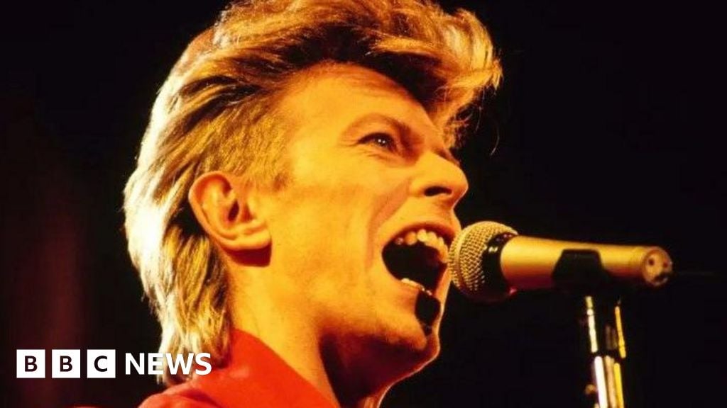 Featured image for David Bowie Donates Over £10,000 to Binley Woods Village Hall on His Death Day
