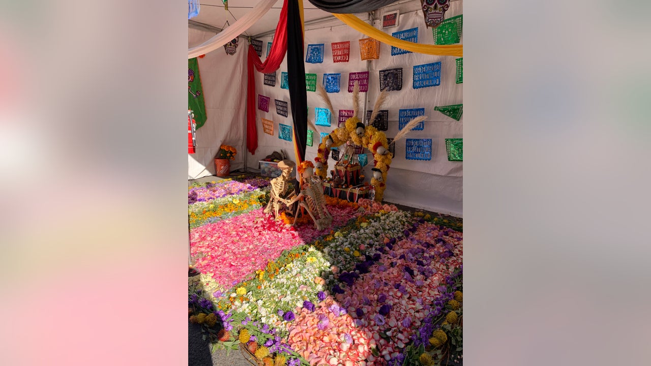 Featured image for "Vibrant Dia de los Muertos Celebrations Unite Communities Across the US"