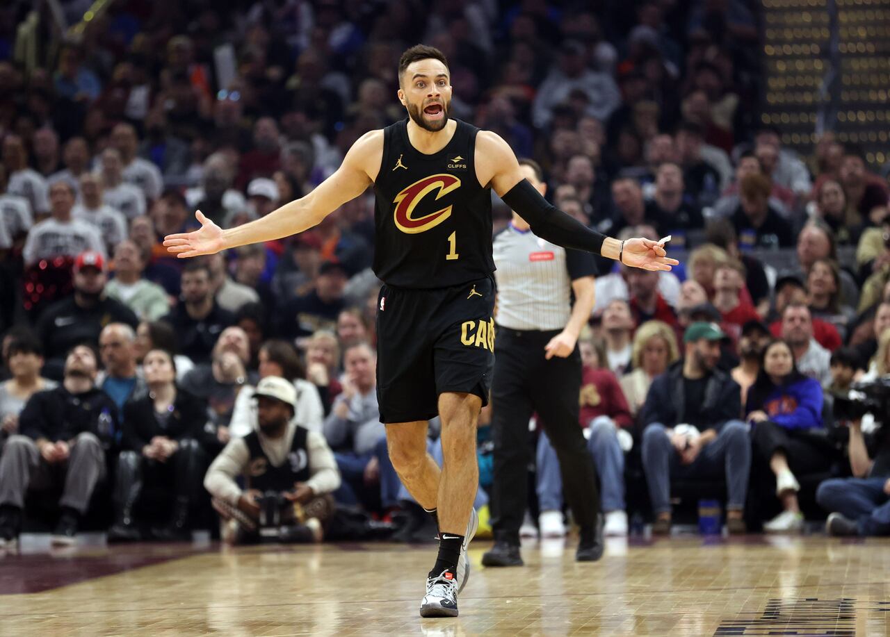 "Knicks Secure Win Over Cavaliers Despite Jalen Brunson's Knee Injury"