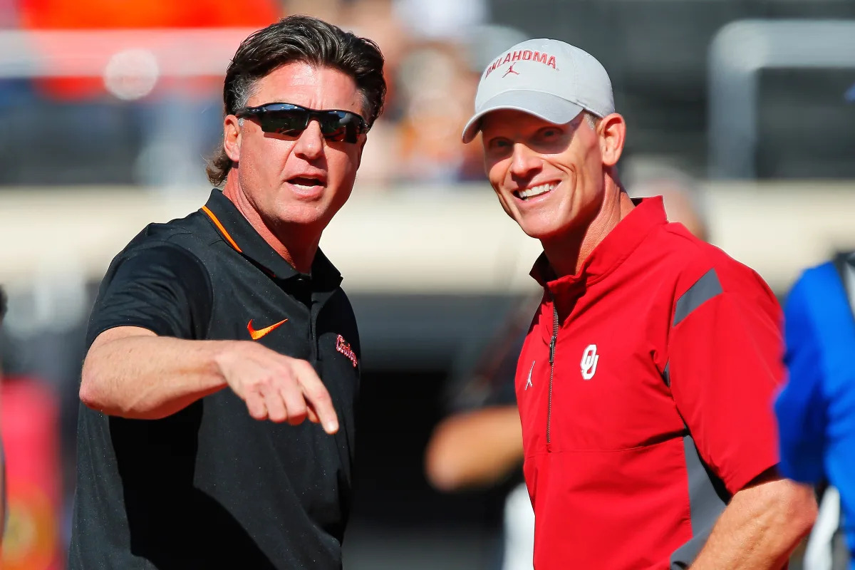 "College Football Week 10: Thrilling Showdowns and Surprising Victories"