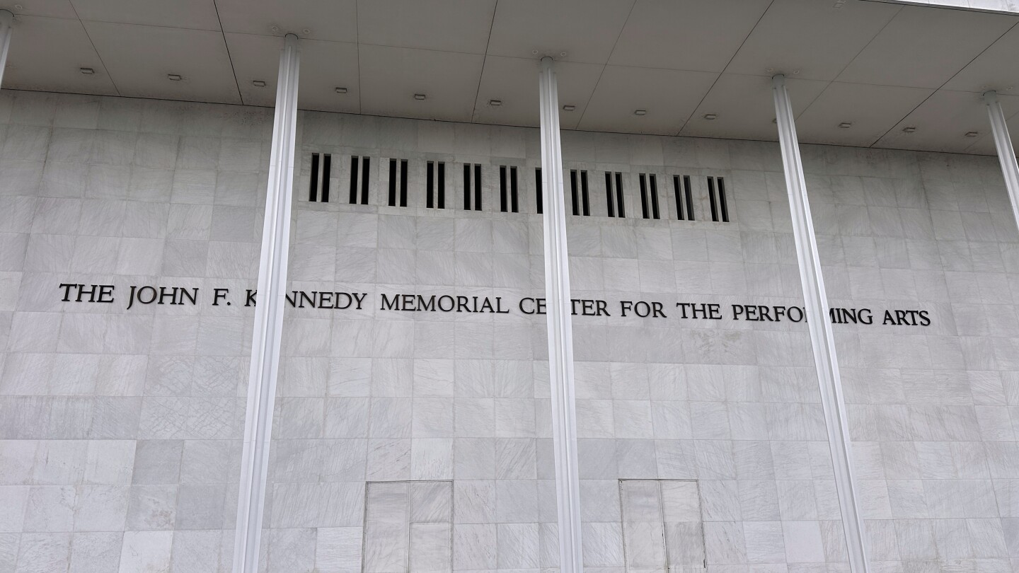 Featured image for Trump-Selected Board Renames Washington Arts Center the Trump-Kennedy Center