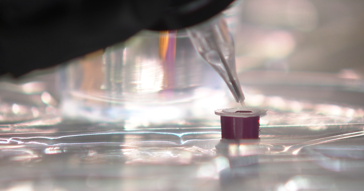 Featured image for "Nanoengineer creates 'magic' tattoo that wearers can turn off and on"