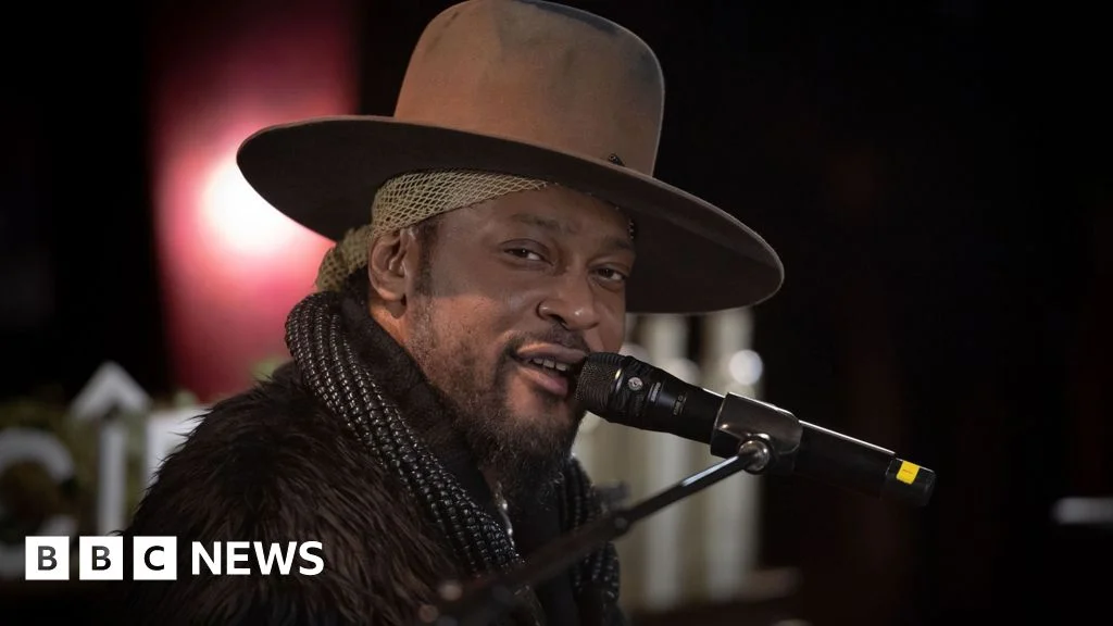 Featured image for Legendary R&B and Neo-Soul Artist D’Angelo Passes Away at 51