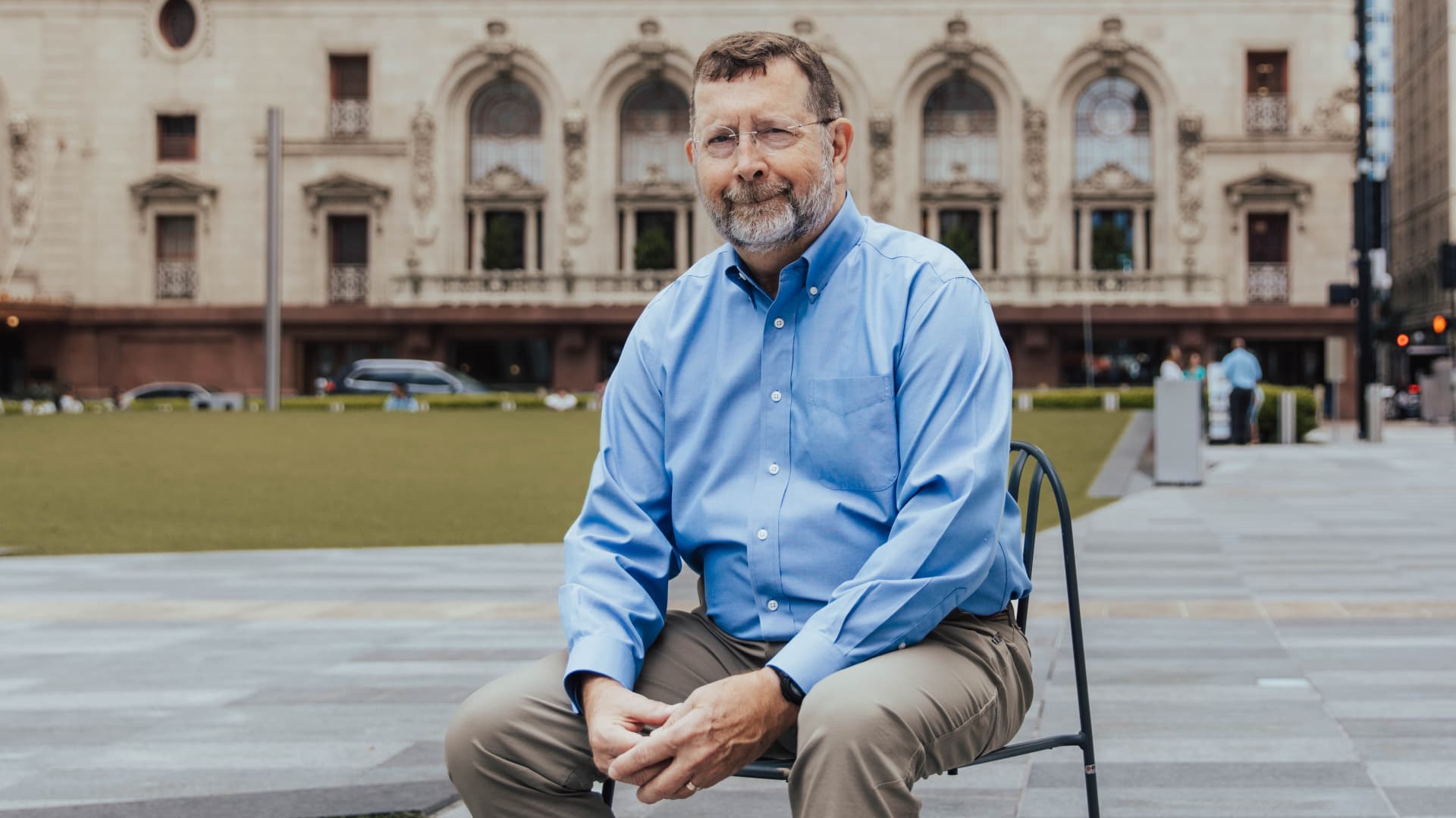 Featured image for The Long-Term Consequences of Staying at One Company for Too Long