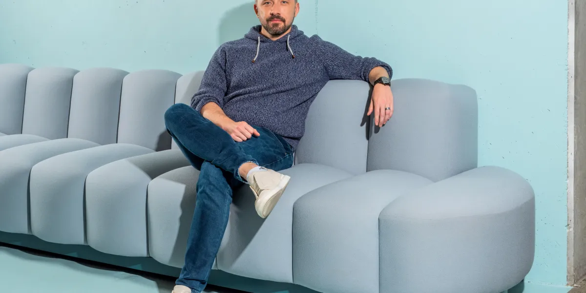 Featured image for "Dropbox CEO: Workers are not resources to control, says message to bosses pushing for office return"