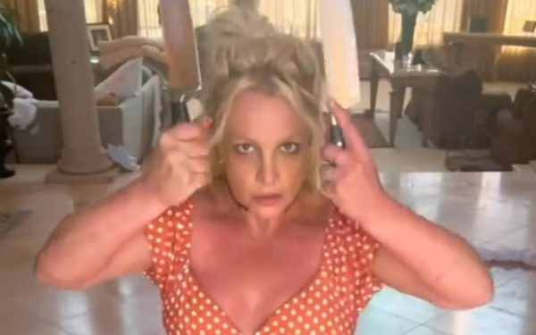 Featured image for "Britney Spears' Knife Dance Raises Concerns Among Fans"
