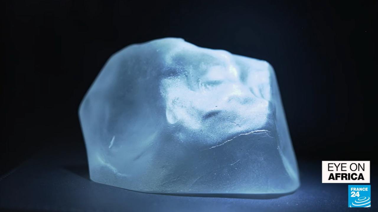 Featured image for South Africans demand return of colonial diamonds from British crown jewels.