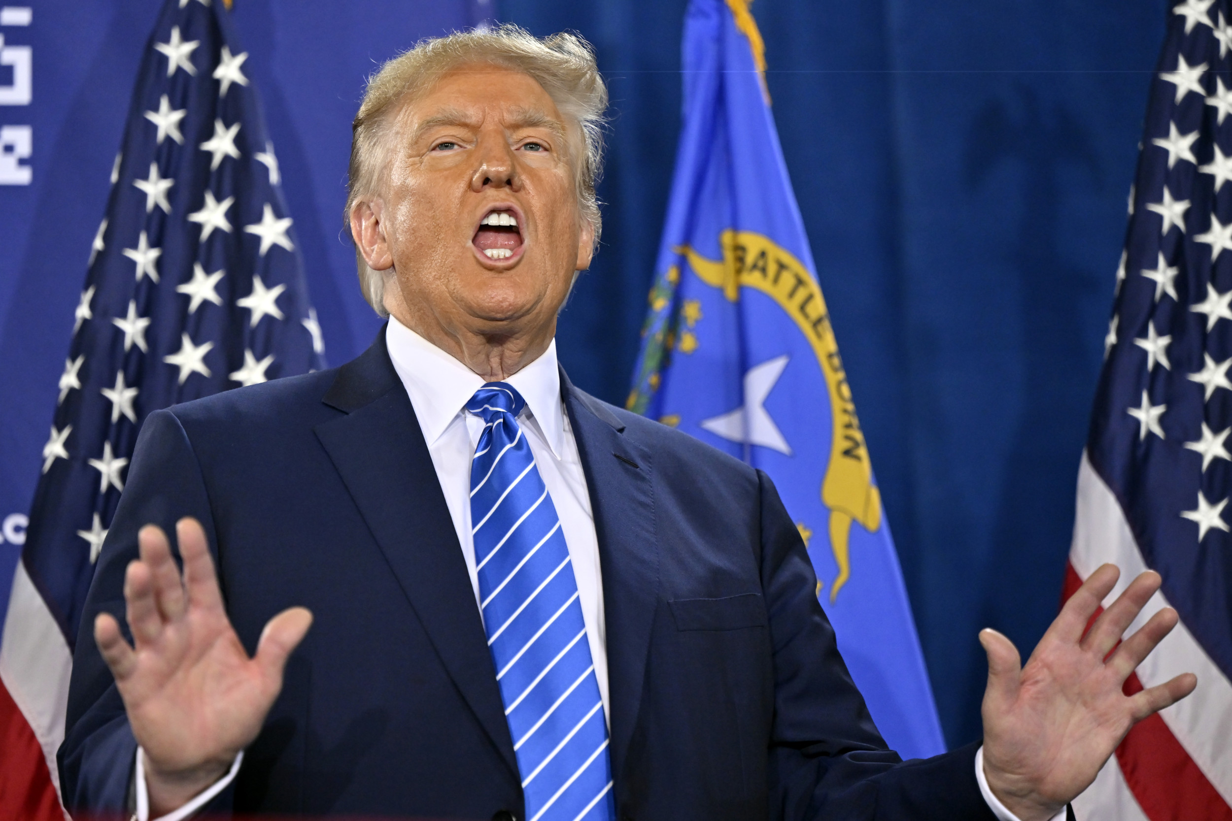 "Jack Smith's Legal Maneuvers Uncover Trump's Defense in Classified Documents Case"