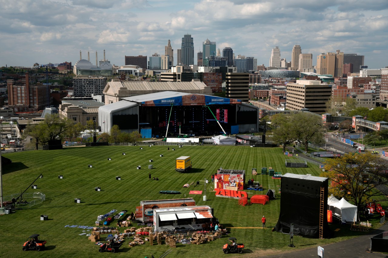 "Kansas City Prepares for NFL Draft Capacity and Construction Progress"