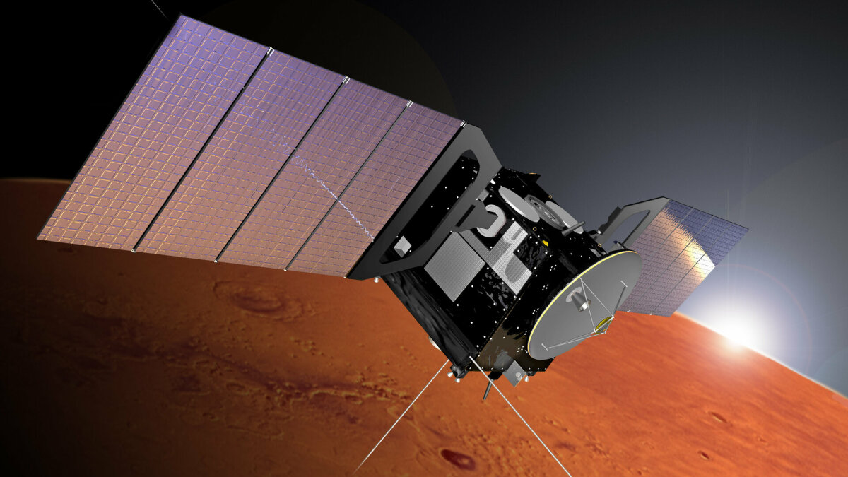 "From Mars' Perspective: Captivating Views of Earth and the Moon"