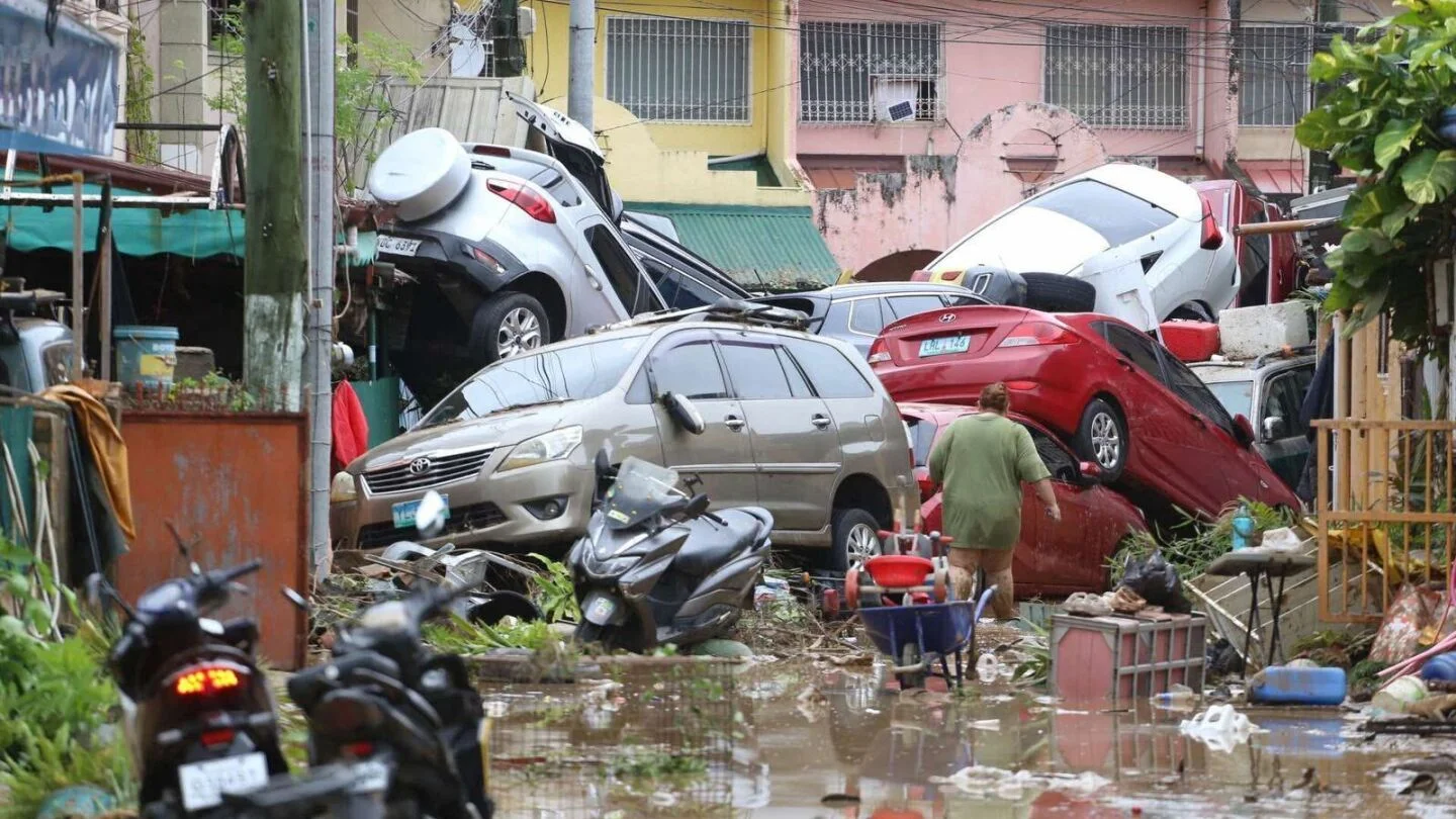 Typhoon Kalmaegi Causes Fatalities and Flooding in the Philippines