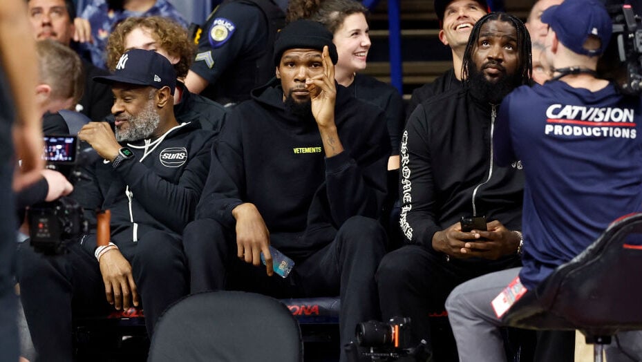 Featured image for "High-Stakes Showdown: USC vs. Arizona Draws Star Power and Post-Game Reactions"