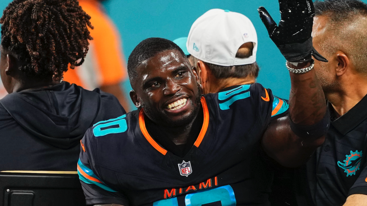 Featured image for Dolphins' Tyreek Hill Out for Season After Knee Injury