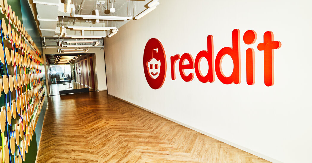 "Reddit Sets IPO Price at $34 per Share, Signaling Strong Tech Market"