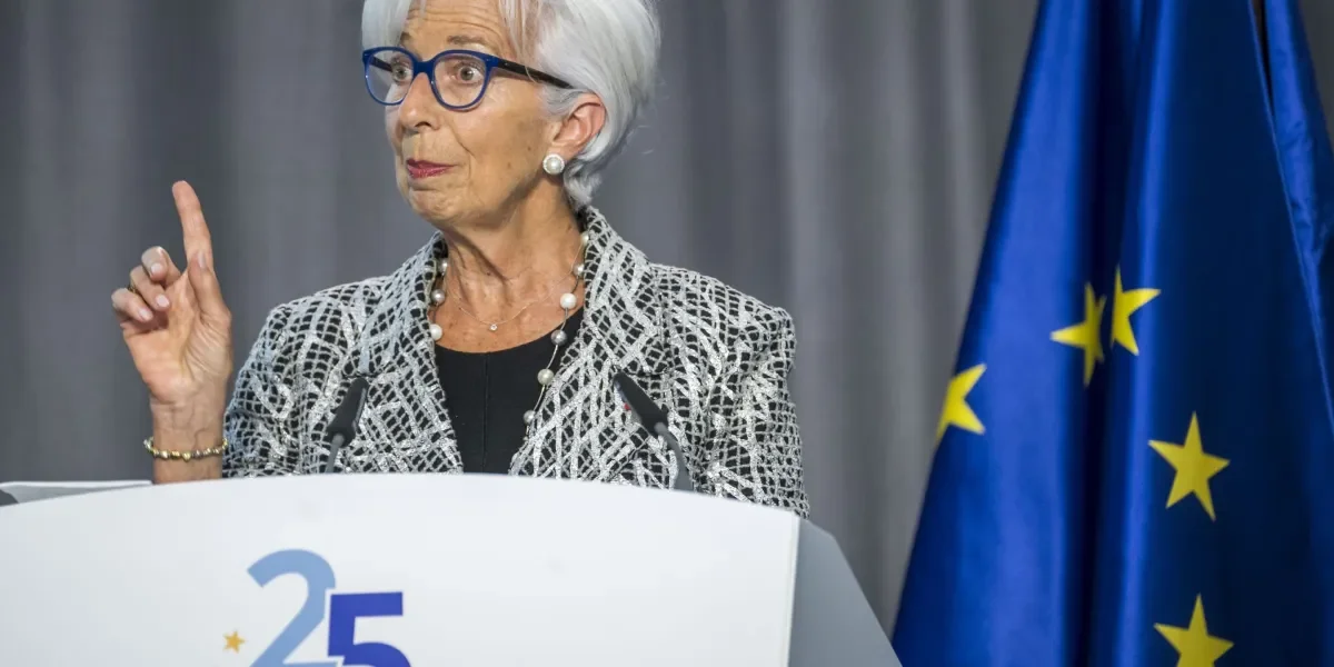 Eurozone slips into recession as U.S. economy remains stable