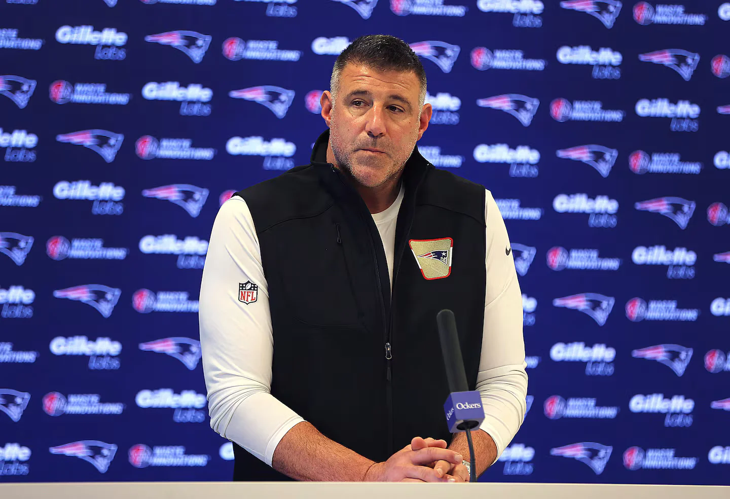 Vrabel Calls for Balance Between Beliefs and Team Duties Amid Henderson Spotlight
