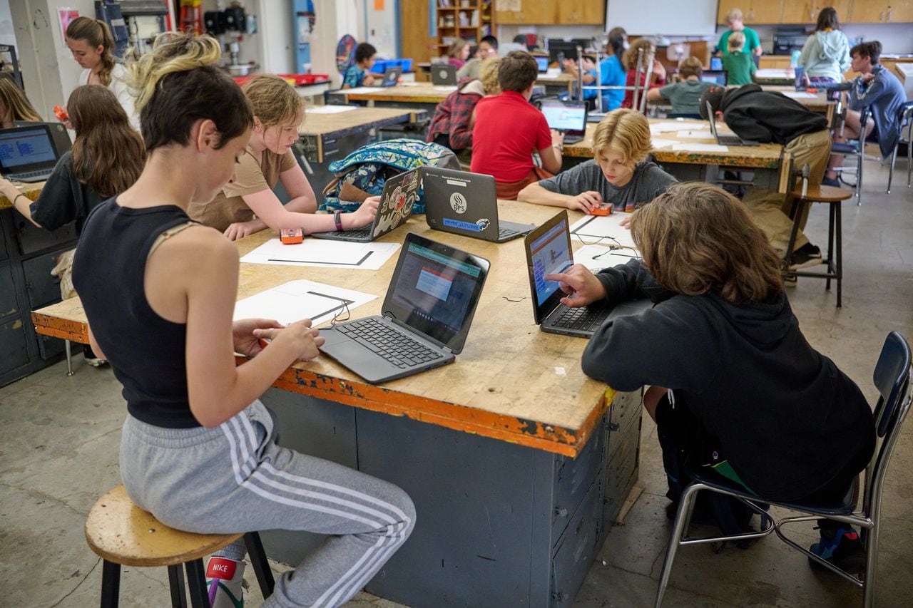 Featured image for Portland Teachers and Schools Reach Tentative Agreement, Students to Return to Classroom