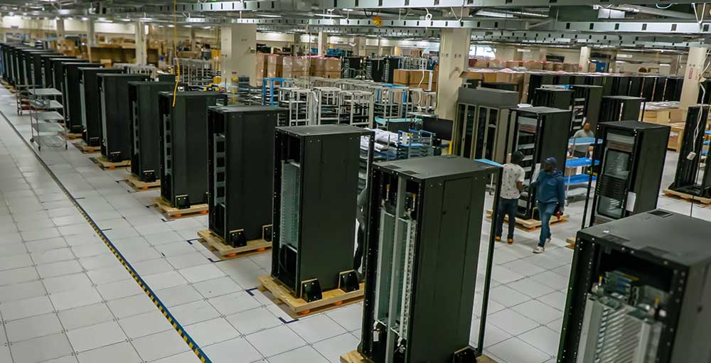 Featured image for Dell's Stock Declines Despite Earnings Beat and AI Leadership