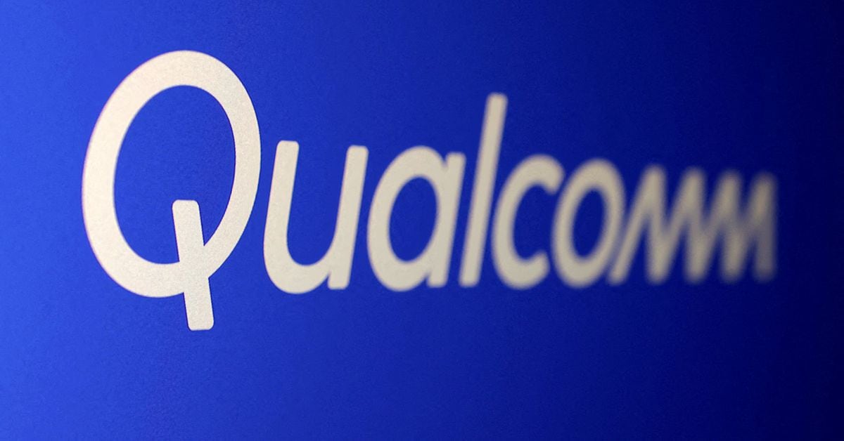 Featured image for Qualcomm secures long-term deal to supply Apple with 5G chips until 2026