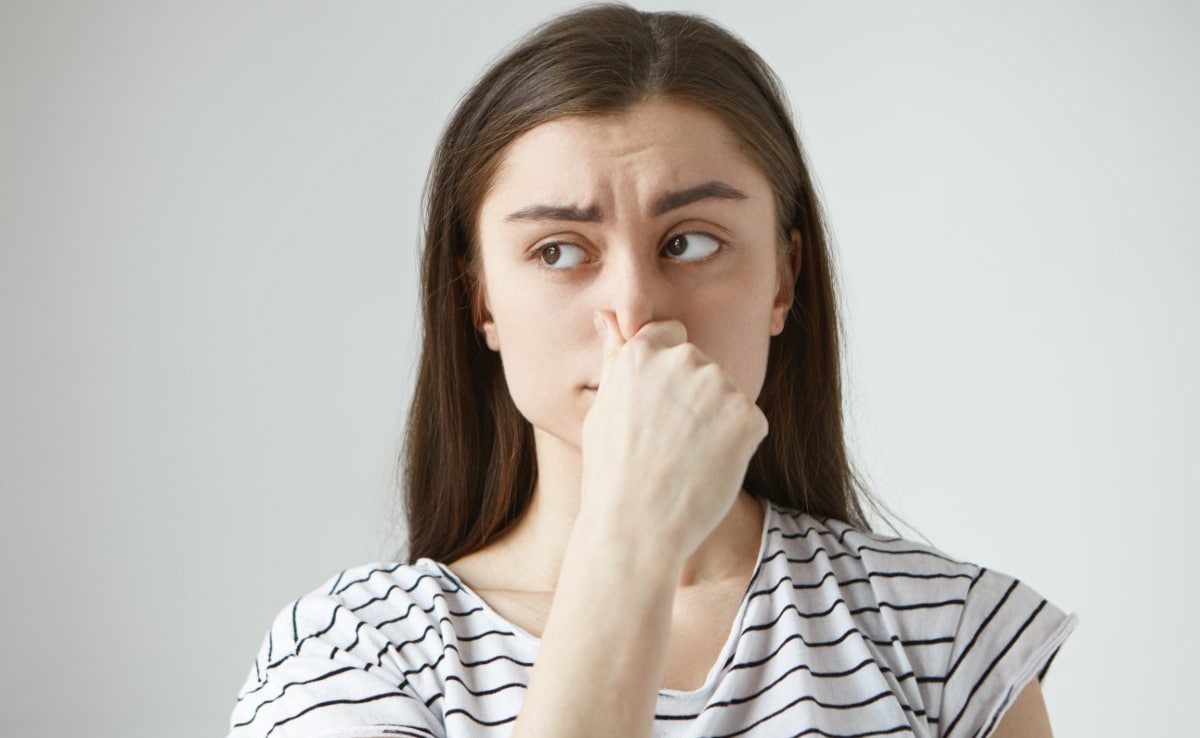 Featured image for Study suggests sniffing body odor can reduce social anxiety.
