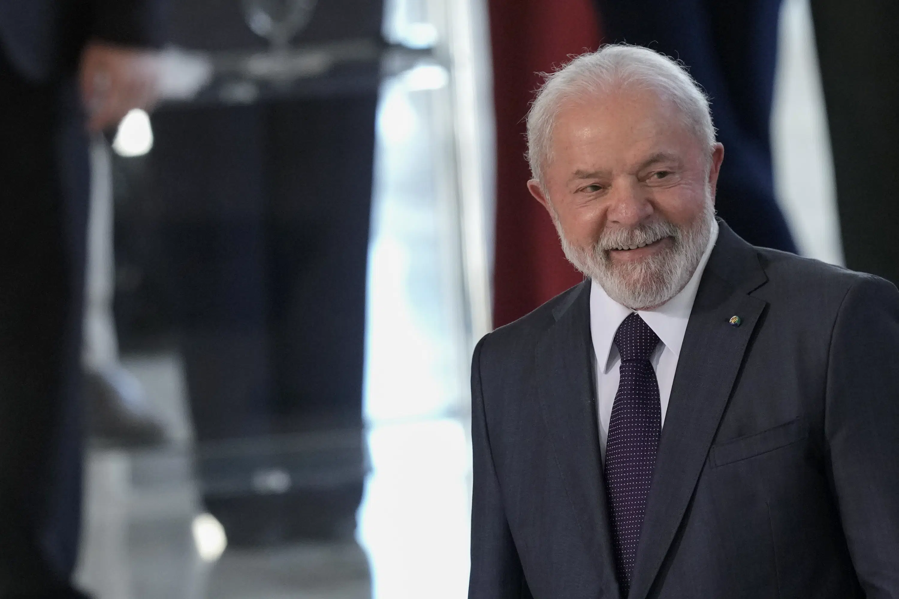 Controversy and Protests Surround Brazil's Lula During Portugal Visit