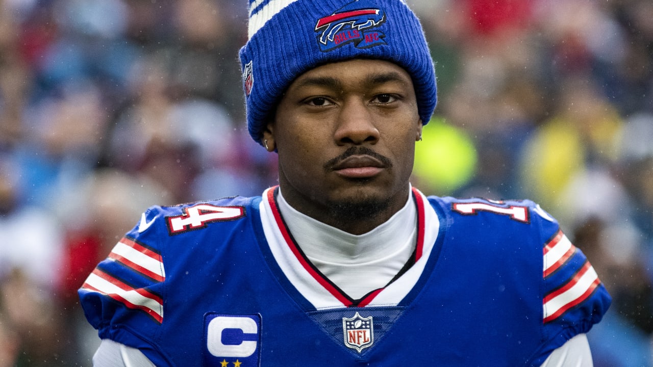 "Assessing the Detroit Lions' 2023 prospects: Diggs, free agents, under-the-radar players, and offensive line rankings."