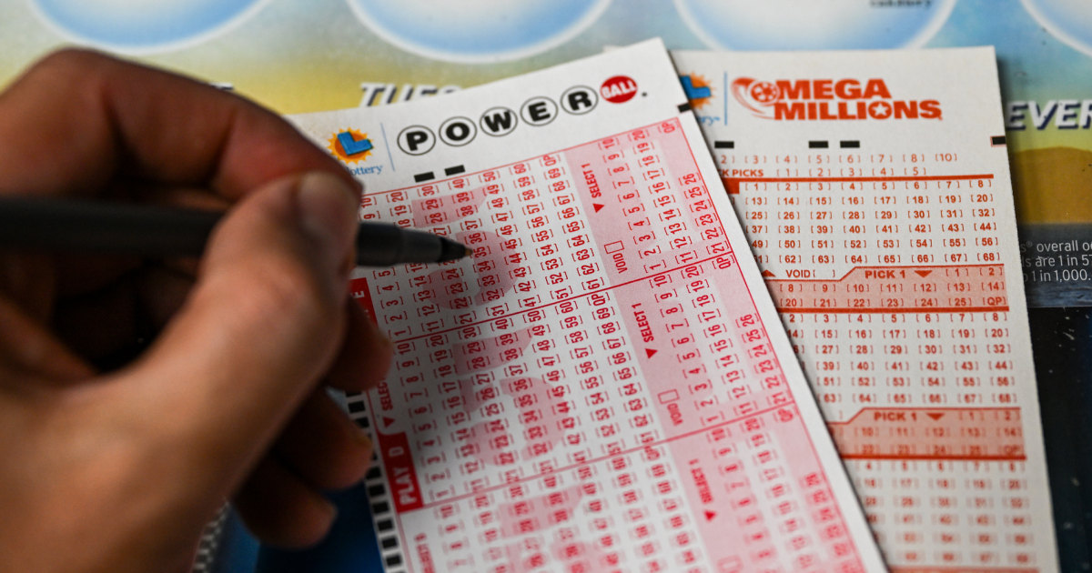 "Record-Breaking Jackpots: Powerball and Mega Millions Reach $1.9 Billion Combined"