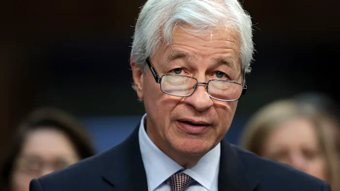 Featured image for Dimon warns politicizing the Fed could fuel inflation and higher rates