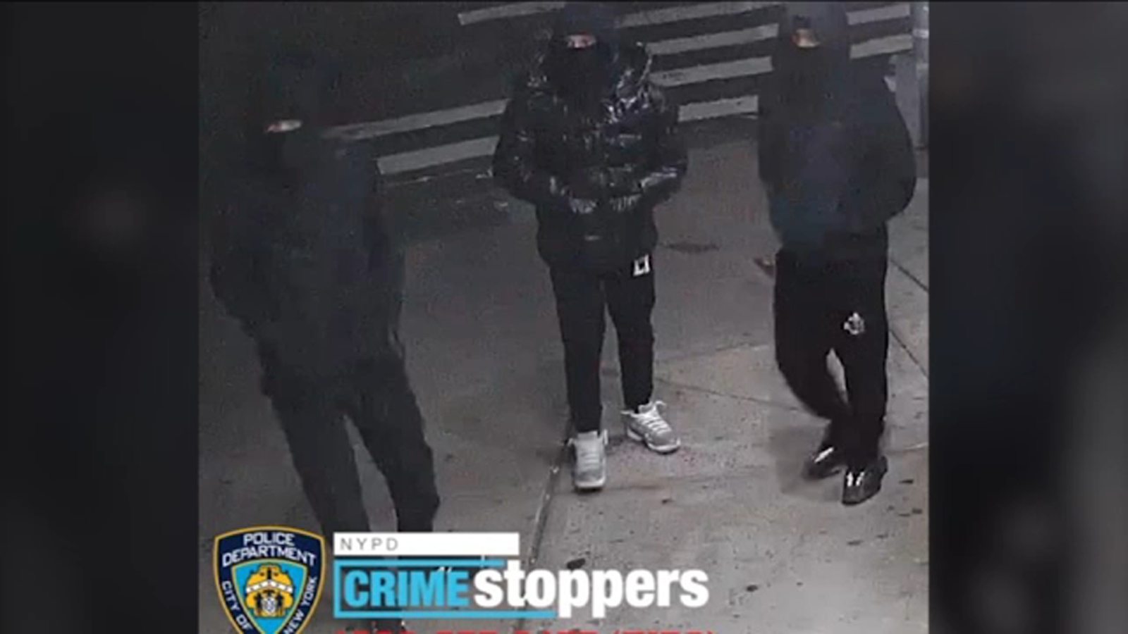 Police seek suspects in fatal Astoria shooting that left two dead.